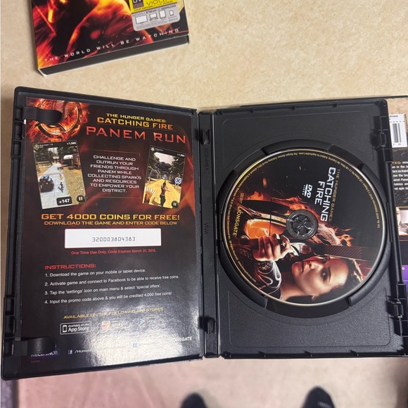 The Hunger Games 4 Movie Set - Picture 3 of 8